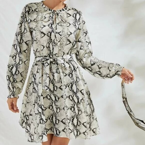 SHEIN | Women’s Snakeskin Print Belted Keyhole Neck Knot Dress Size Small - Picture 7 of 7